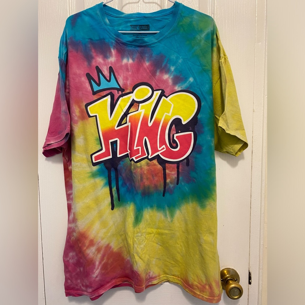 THIRTY SINGLE Men’s Graphic King Tye Dye short sleeve Tshirt size XL super cute
